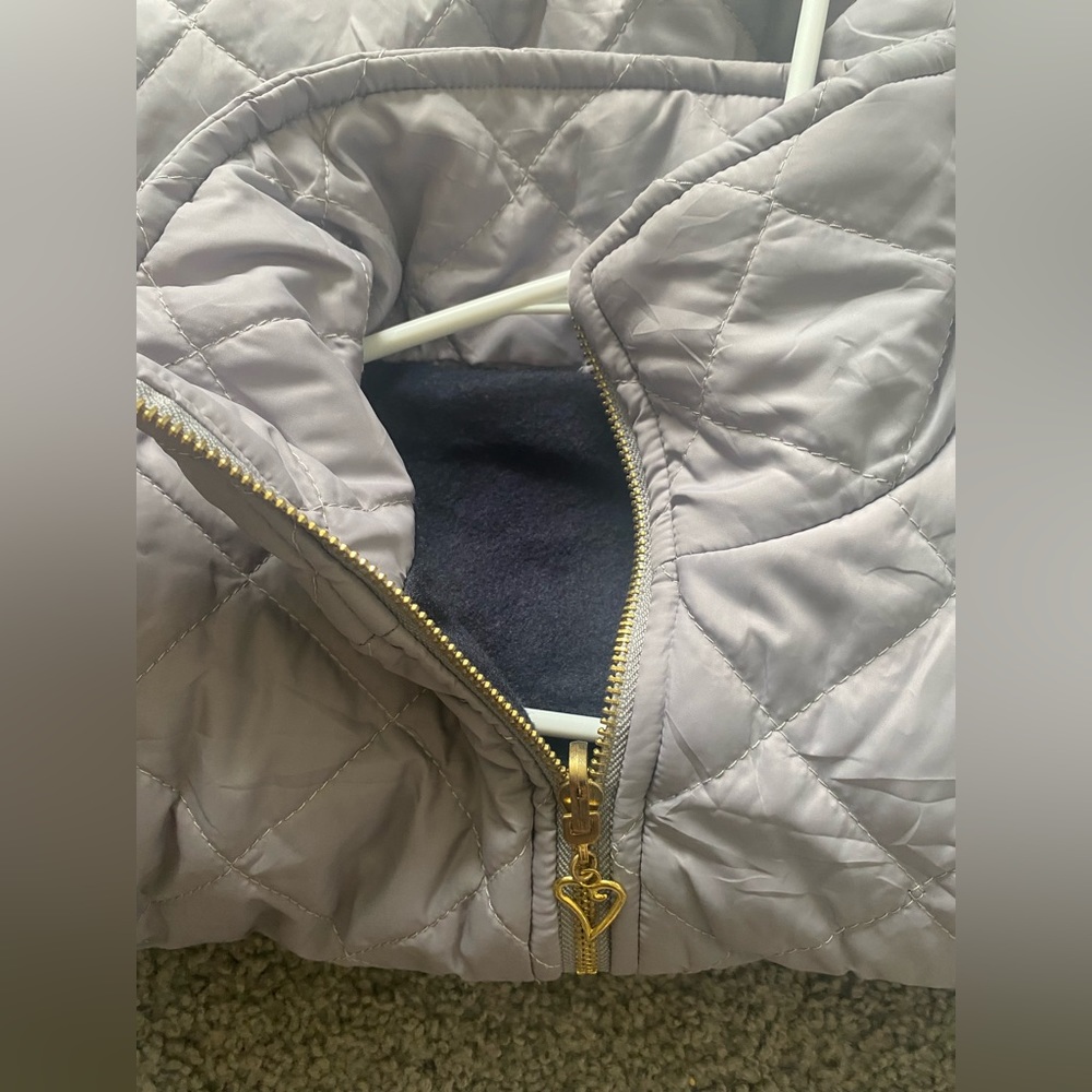 silver gray quilted puffer vest, womens size medium/large warm zip up - Picture 5 of 9